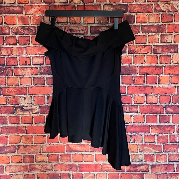 Lulu's Asymmetrical Off the Shoulder Top - Picture 3 of 14